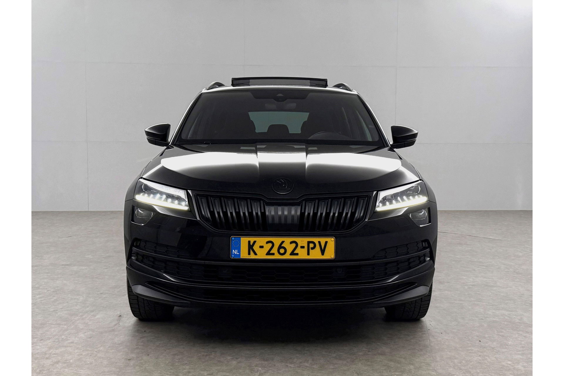 Škoda Karoq 1.5 TSI ACT 150PK Sportline | Panoramadak | Sfeerver. | Trekhaak | LED | Camera | Virtual Cockpit | Carplay