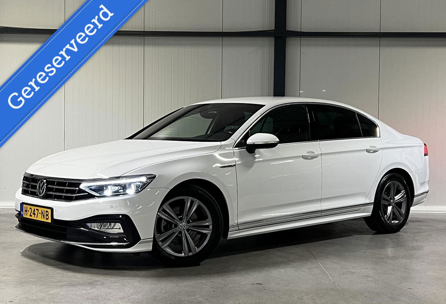 Volkswagen Passat 1.5 TSI 150PK R-line Virtual Trekhaak NAP