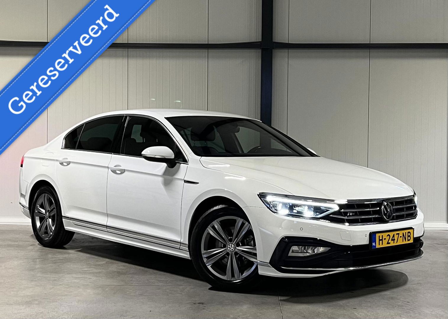 Volkswagen Passat 1.5 TSI 150PK R-line Virtual Trekhaak NAP
