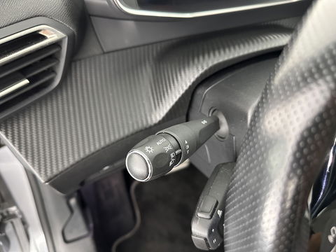 Peugeot e-208 EV GT 350 50 kWh (INCL-BTW) *PANO | FULL-LED | DIGI-COCKPIT | BLINDSPOT | CAMERA | LEATHER-ALCANTARA | AMBIENT-LIGHT | NAVI-FULLMAP | LANE-ASSIST | KEYLESS | DAB | CCS-FASTLOADER | HEATED-SPORT-SEATS | 17"ALU