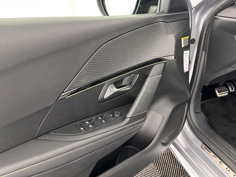 Peugeot e-208 EV GT 350 50 kWh (INCL-BTW) *PANO | FULL-LED | DIGI-COCKPIT | BLINDSPOT | CAMERA | LEATHER-ALCANTARA | AMBIENT-LIGHT | NAVI-FULLMAP | LANE-ASSIST | KEYLESS | DAB | CCS-FASTLOADER | HEATED-SPORT-SEATS | 17"ALU