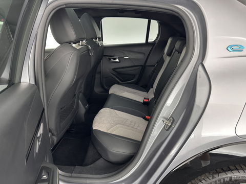 Peugeot e-208 EV GT 350 50 kWh (INCL-BTW) *PANO | FULL-LED | DIGI-COCKPIT | BLINDSPOT | CAMERA | LEATHER-ALCANTARA | AMBIENT-LIGHT | NAVI-FULLMAP | LANE-ASSIST | KEYLESS | DAB | CCS-FASTLOADER | HEATED-SPORT-SEATS | 17"ALU