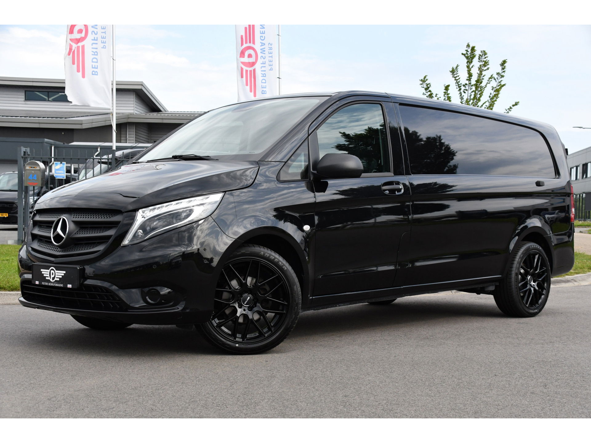 Mercedes-Benz Vito 116 CDI L3 Black Edition Camera, Cruise, Carplay, 164pk, LED, Automaat, Stoelverwarming, Trekhaak, Multimedia, Uniek!