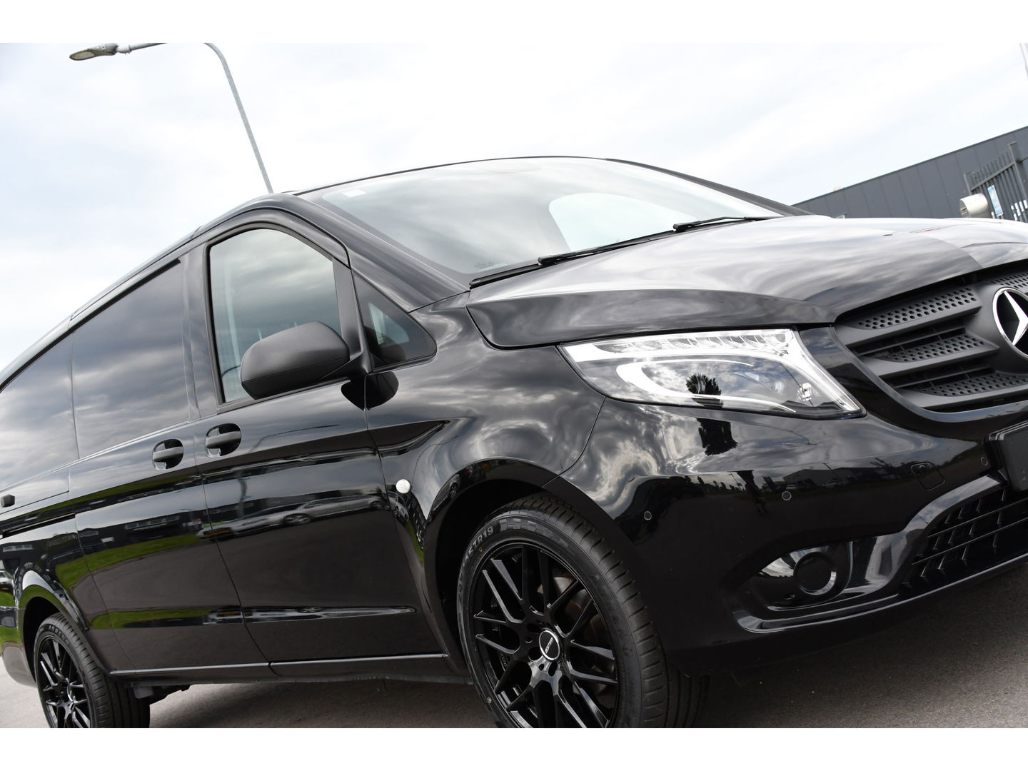 Mercedes-Benz Vito 116 CDI L3 Black Edition Camera, Cruise, Carplay, 164pk, LED, Automaat, Stoelverwarming, Trekhaak, Multimedia, Uniek!