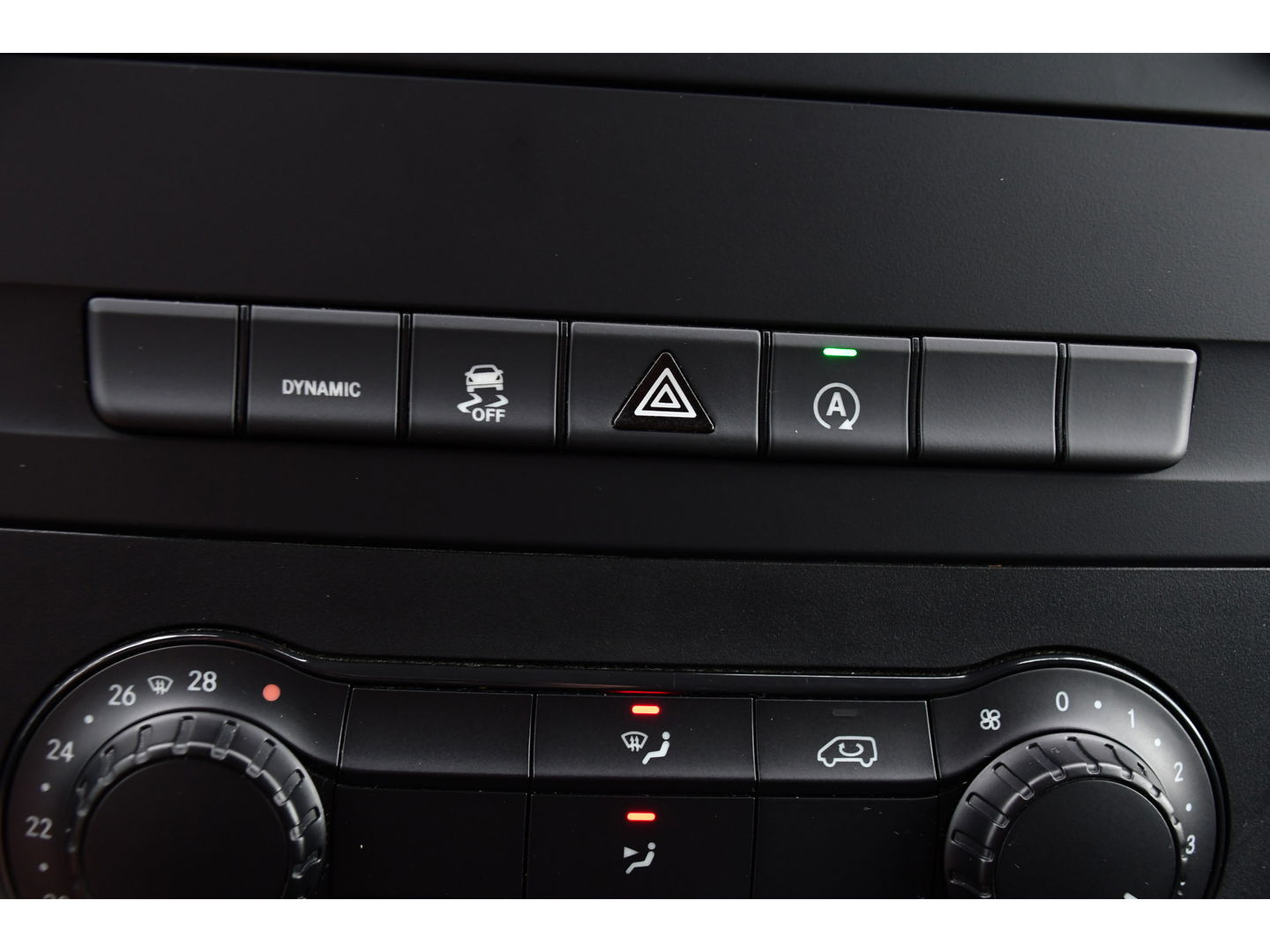 Mercedes-Benz Vito 116 CDI L3 Black Edition Camera, Cruise, Carplay, 164pk, LED, Automaat, Stoelverwarming, Trekhaak, Multimedia, Uniek!