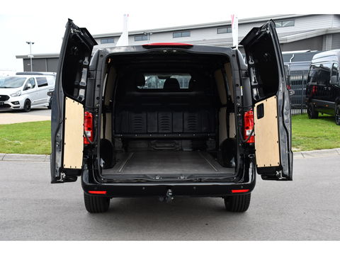 Mercedes-Benz Vito 116 CDI L3 Black Edition Camera, Cruise, Carplay, 164pk, LED, Automaat, Stoelverwarming, Trekhaak, Multimedia, Uniek!