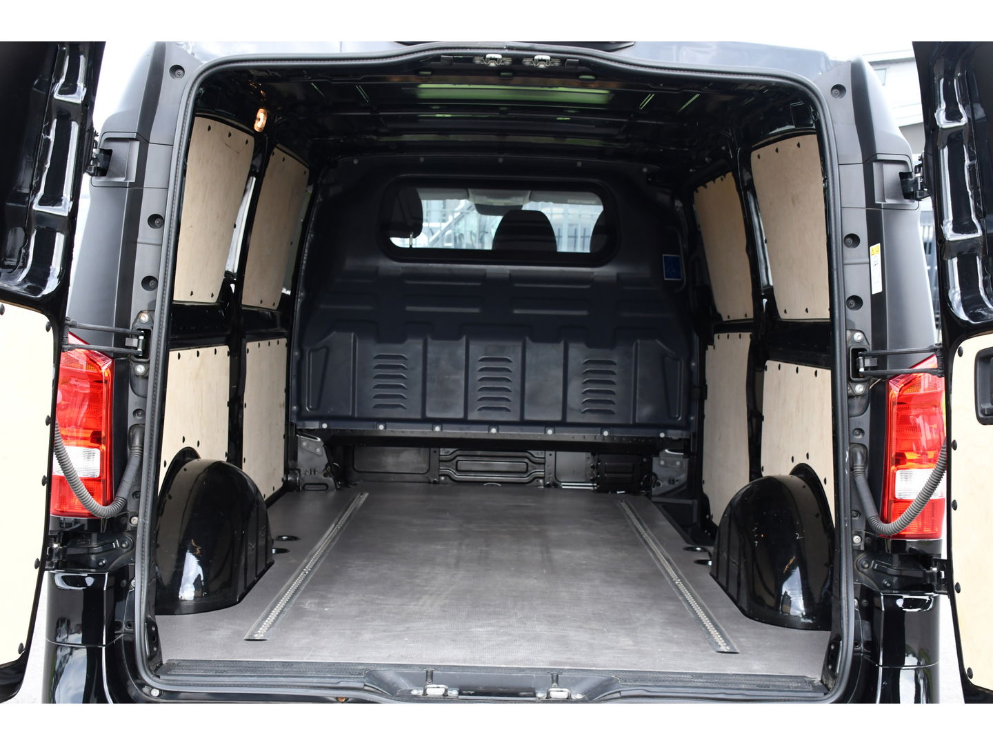Mercedes-Benz Vito 116 CDI L3 Black Edition Camera, Cruise, Carplay, 164pk, LED, Automaat, Stoelverwarming, Trekhaak, Multimedia, Uniek!