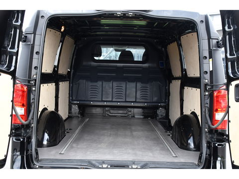 Mercedes-Benz Vito 116 CDI L3 Black Edition Camera, Cruise, Carplay, 164pk, LED, Automaat, Stoelverwarming, Trekhaak, Multimedia, Uniek!