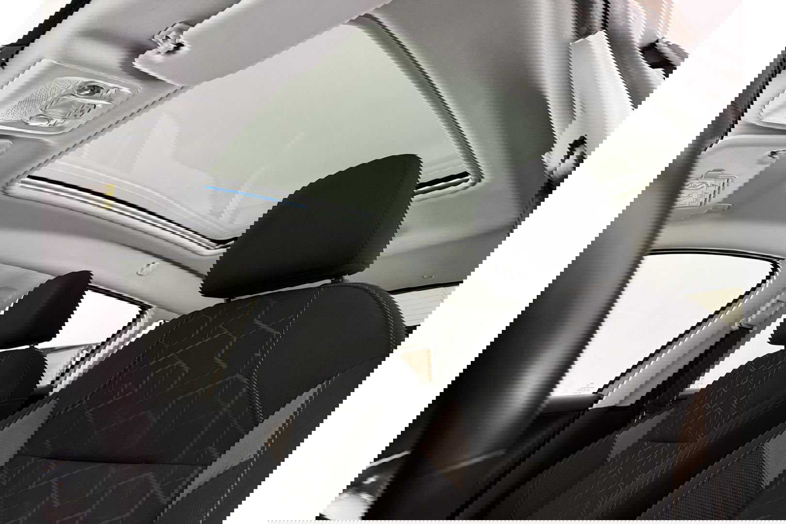 Peugeot 2008 1.2 PureTech Pano Airco Trekhaak LED Navi PDC 16"LMV