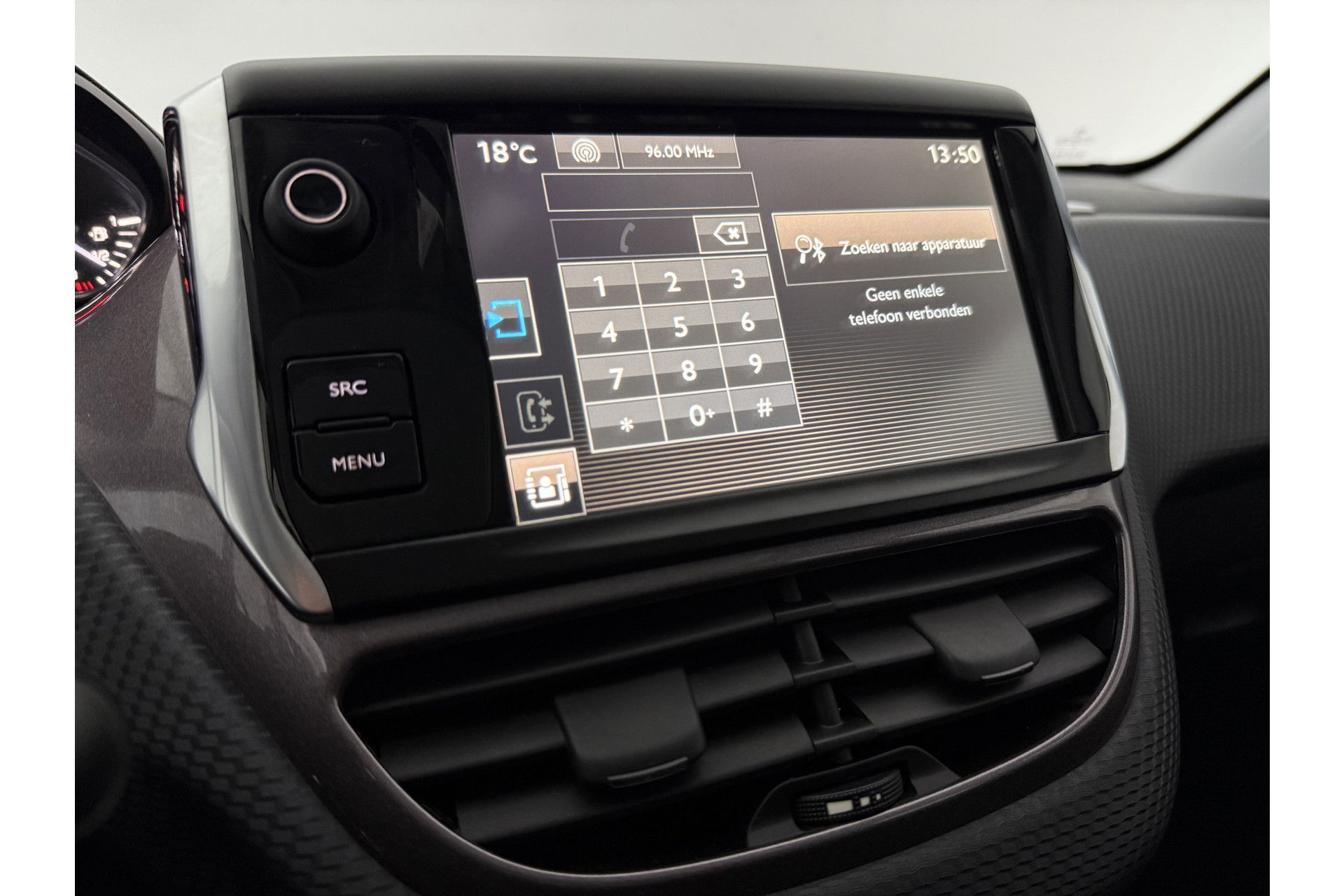 Peugeot 2008 1.2 PureTech Panoramadak | LED | Trekhaak | Airco | Navigatie | Parkeersensoren | 16"LMV
