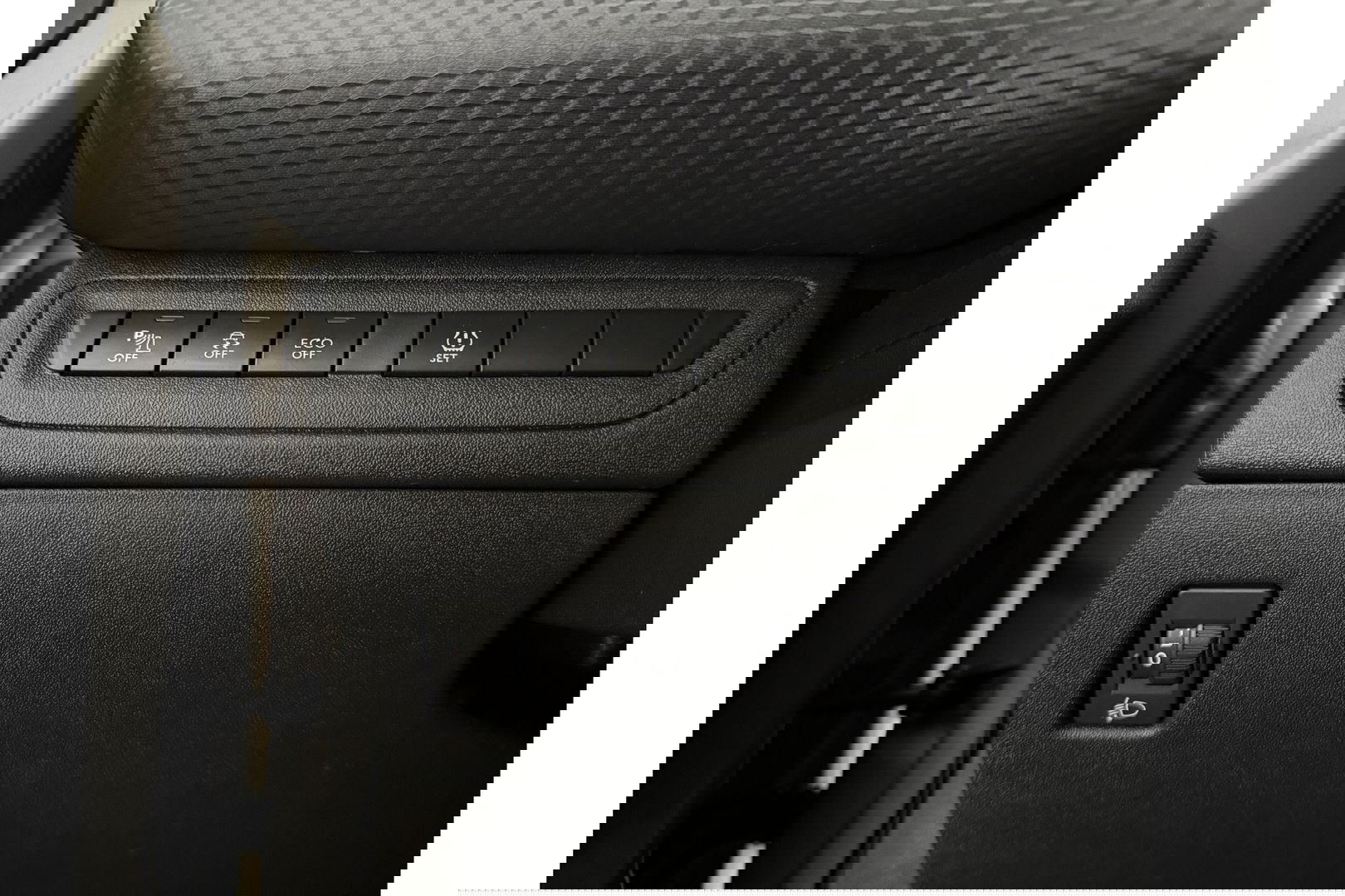 Peugeot 2008 1.2 PureTech Pano Airco Trekhaak LED Navi PDC 16"LMV