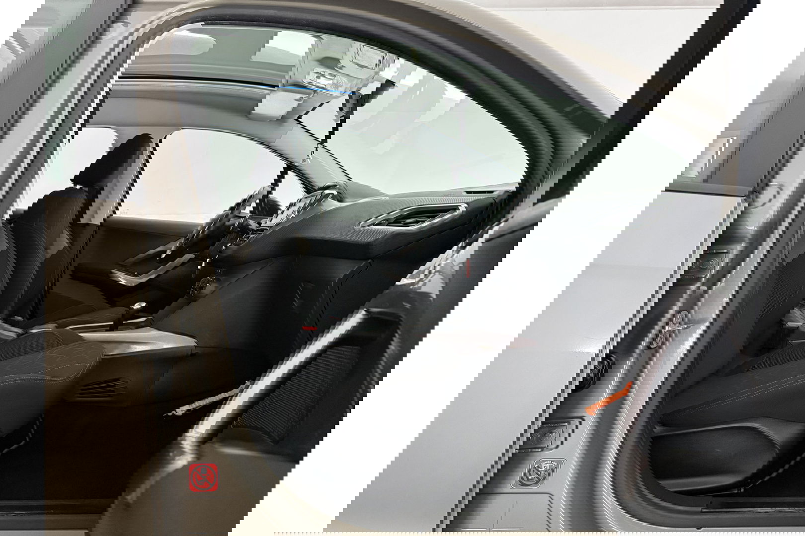 Peugeot 2008 1.2 PureTech Pano Airco Trekhaak LED Navi PDC 16"LMV