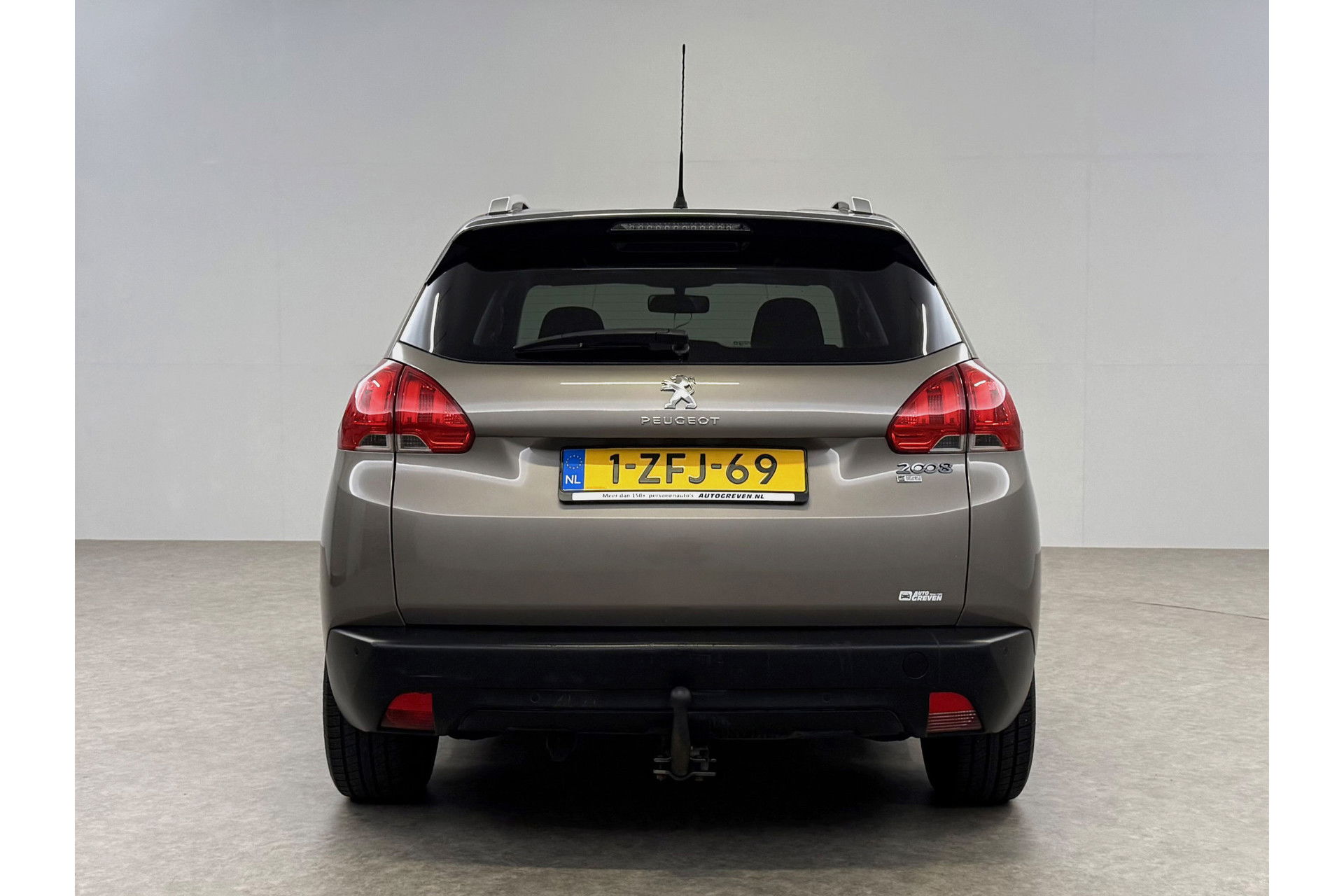 Peugeot 2008 1.2 PureTech Panoramadak | LED | Trekhaak | Airco | Navigatie | Parkeersensoren | 16"LMV