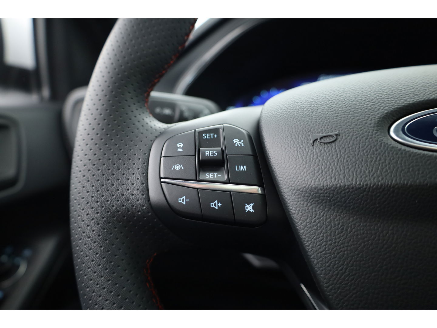 Ford Focus 1.0 EcoBoost Hybrid ST Line Vignale | Pano | HUD | Adapt. Cruise | Camera | Leder | Keyless |