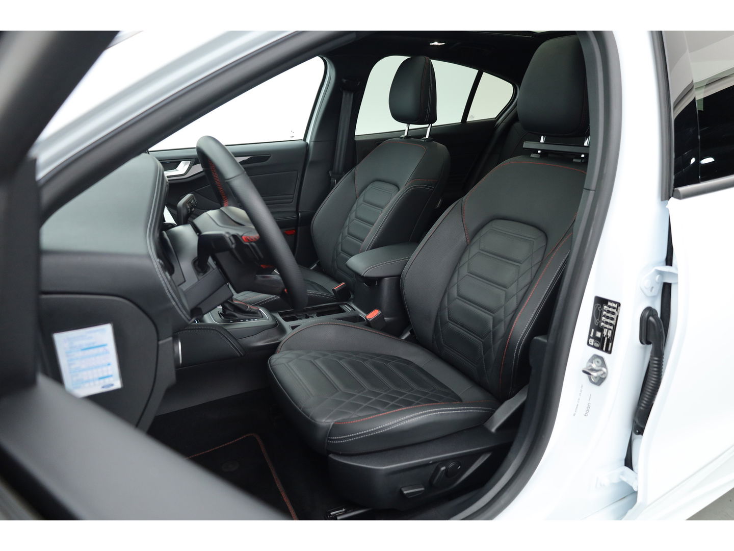 Ford Focus 1.0 EcoBoost Hybrid ST Line Vignale | Pano | HUD | Adapt. Cruise | Camera | Leder | Keyless |