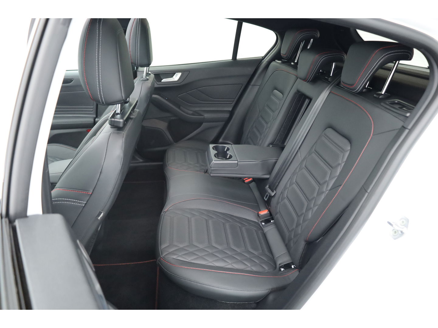 Ford Focus 1.0 EcoBoost Hybrid ST Line Vignale | Pano | HUD | Adapt. Cruise | Camera | Leder | Keyless |