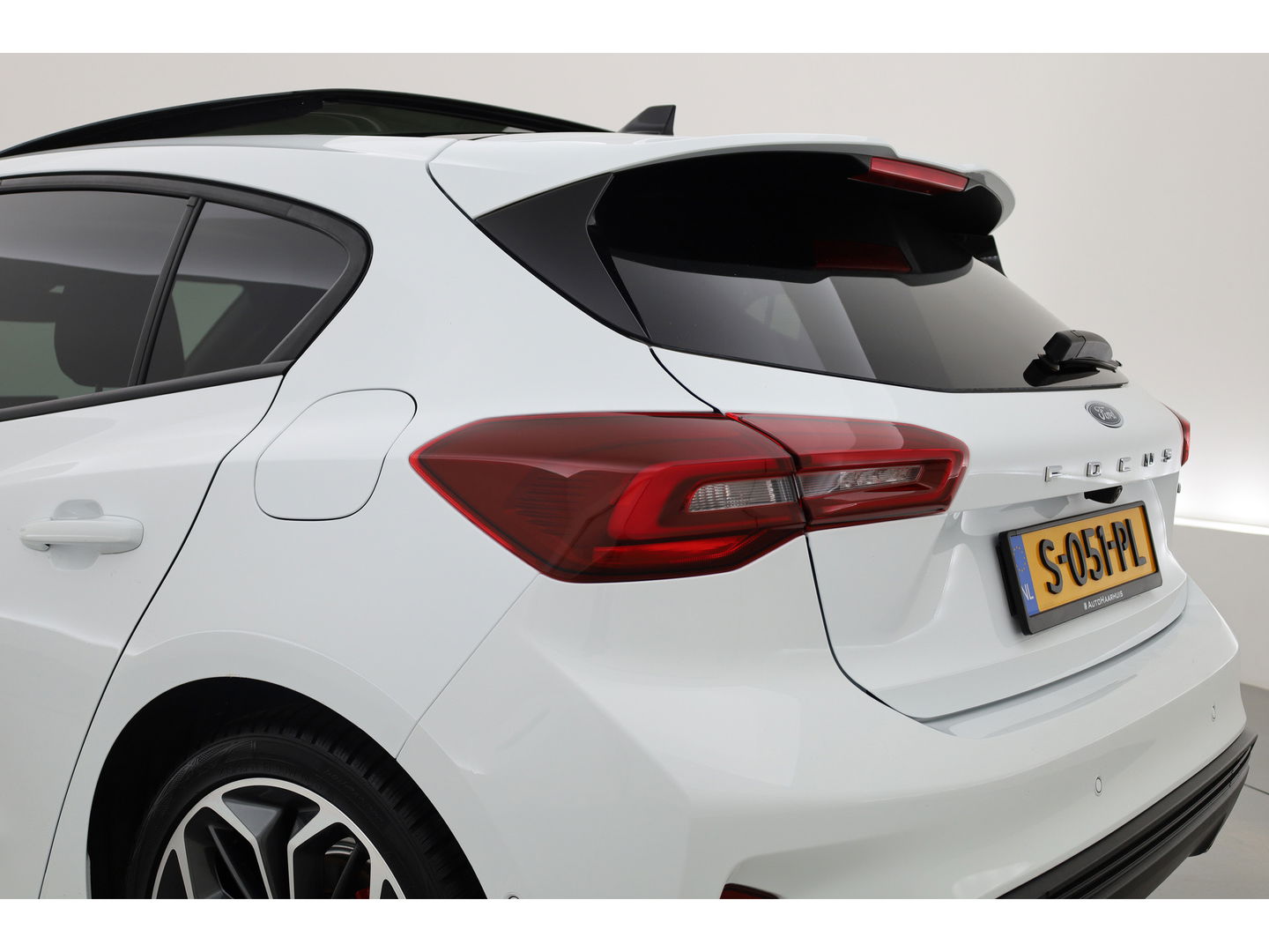Ford Focus 1.0 EcoBoost Hybrid ST Line Vignale | Pano | HUD | Adapt. Cruise | Camera | Leder | Keyless |
