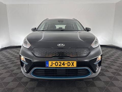 Kia e-Niro DynamicLine 64 kWh [ 3-Fase ] (INCL.BTW)  Aut. *LEATHER-MICROFIBRE | NAVI-FULLMAP | AMBIENT-LIGHT | DAB+ | ADAPTIVE-CRUISE | CAMERA | COMFORT-SEATS | KEYLESS | DIGI-COCKPIT | SHIFT-PADDLES | HEATED-SEATS | CARPLAY | LANE-