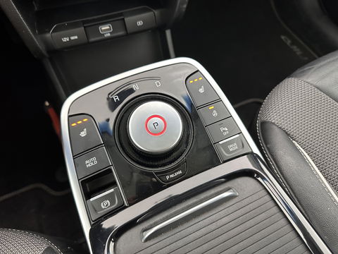 Kia e-Niro DynamicLine 64 kWh [ 3-Fase ] (INCL.BTW)  Aut. *LEATHER-MICROFIBRE | NAVI-FULLMAP | AMBIENT-LIGHT | DAB+ | ADAPTIVE-CRUISE | CAMERA | COMFORT-SEATS | KEYLESS | DIGI-COCKPIT | SHIFT-PADDLES | HEATED-SEATS | CARPLAY | LANE-