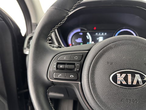 Kia e-Niro DynamicLine 64 kWh [ 3-Fase ] (INCL.BTW)  Aut. *LEATHER-MICROFIBRE | NAVI-FULLMAP | AMBIENT-LIGHT | DAB+ | ADAPTIVE-CRUISE | CAMERA | COMFORT-SEATS | KEYLESS | DIGI-COCKPIT | SHIFT-PADDLES | HEATED-SEATS | CARPLAY | LANE-