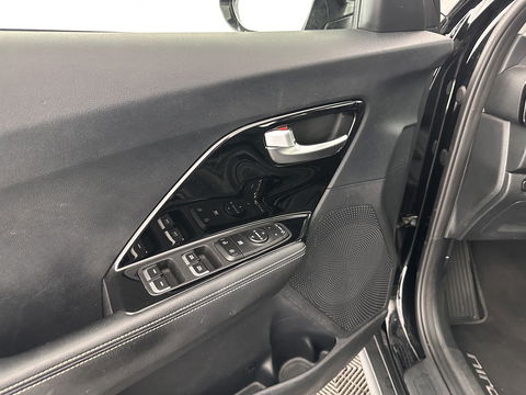 Kia e-Niro DynamicLine 64 kWh [ 3-Fase ] (INCL.BTW)  Aut. *LEATHER-MICROFIBRE | NAVI-FULLMAP | AMBIENT-LIGHT | DAB+ | ADAPTIVE-CRUISE | CAMERA | COMFORT-SEATS | KEYLESS | DIGI-COCKPIT | SHIFT-PADDLES | HEATED-SEATS | CARPLAY | LANE-