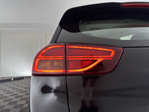 Kia e-Niro DynamicLine 64 kWh [ 3-Fase ] (INCL.BTW)  Aut. *LEATHER-MICROFIBRE | NAVI-FULLMAP | AMBIENT-LIGHT | DAB+ | ADAPTIVE-CRUISE | CAMERA | COMFORT-SEATS | KEYLESS | DIGI-COCKPIT | SHIFT-PADDLES | HEATED-SEATS | CARPLAY | LANE-