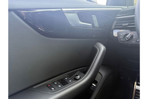 Audi A4 40 TFSI 204PK QUATTRO S-line NIGHT ED NAVI LMV PDC WINTERPACK