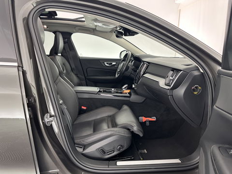 Volvo V60 2.0 T6 Plug-in hybrid AWD Plus Bright (INCL.BTW) *PANO | LUXURY-LEATHER | FULL-LED | DIGI-COCKPIT | NAVI-FULLMAP | HEATED-SPORTSEATS | KEYLESS | ECC | PDC | CRUISE | 18''ALU*