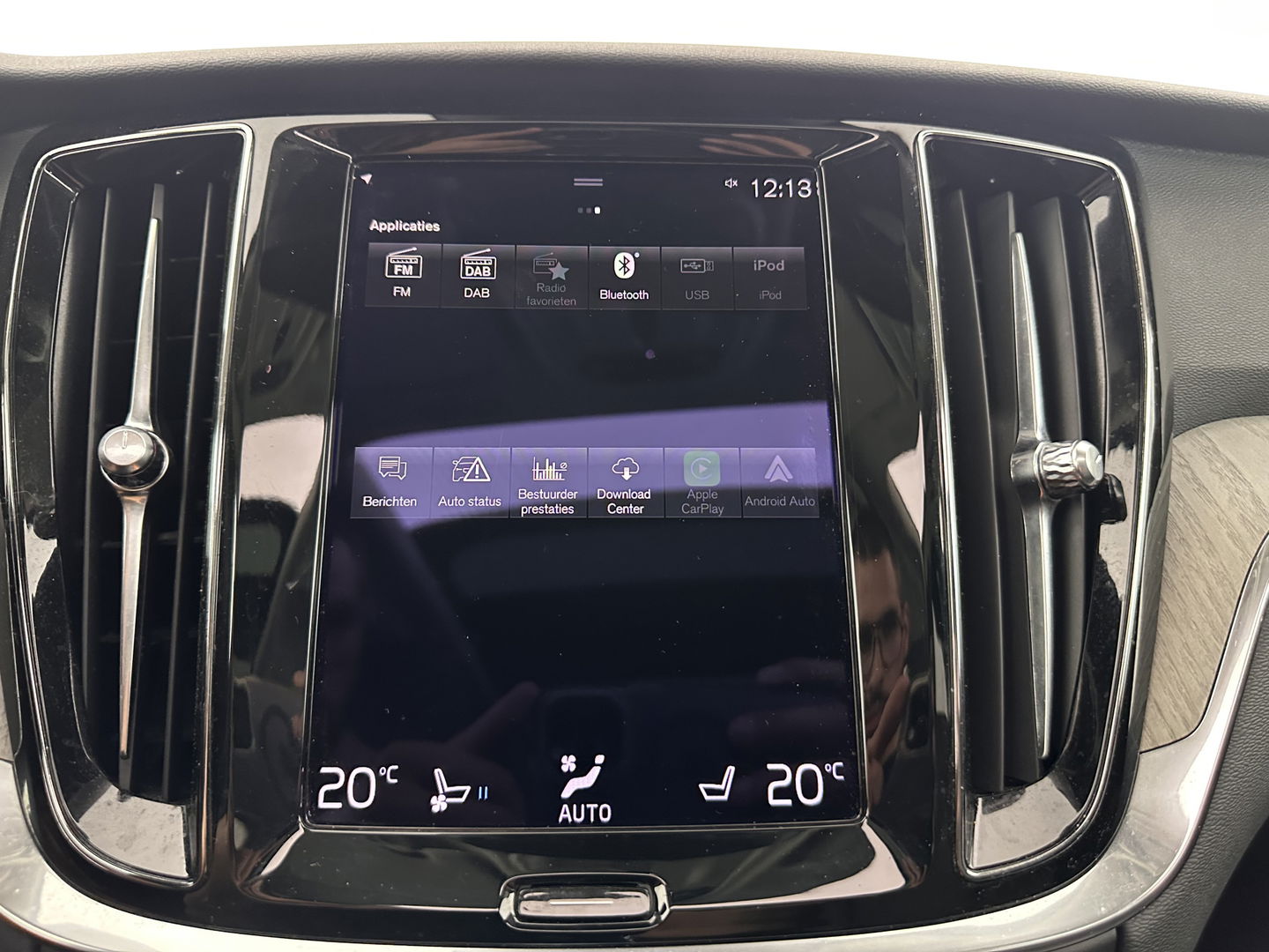 Volvo V60 2.0 T6 Plug-in hybrid AWD Plus Bright (INCL.BTW) *PANO | LUXURY-LEATHER | FULL-LED | DIGI-COCKPIT | NAVI-FULLMAP | HEATED-SPORTSEATS | KEYLESS | ECC | PDC | CRUISE | 18''ALU*