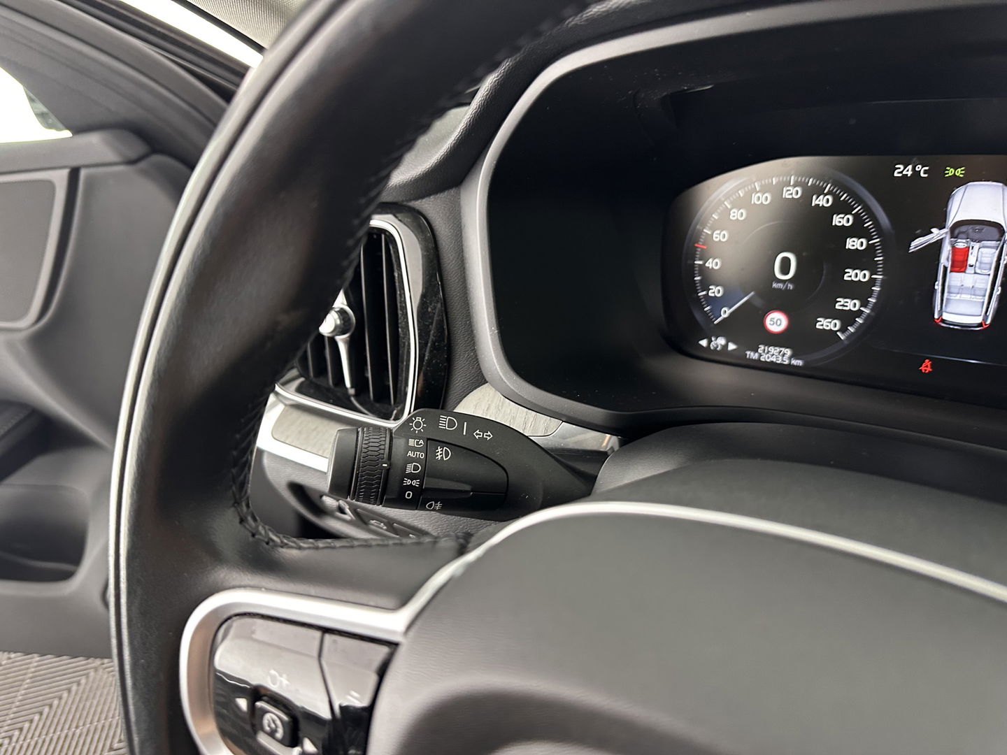 Volvo V60 2.0 T6 Plug-in hybrid AWD Plus Bright (INCL.BTW) *PANO | LUXURY-LEATHER | FULL-LED | DIGI-COCKPIT | NAVI-FULLMAP | HEATED-SPORTSEATS | KEYLESS | ECC | PDC | CRUISE | 18''ALU*