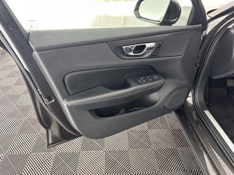 Volvo V60 2.0 T6 Plug-in hybrid AWD Plus Bright (INCL.BTW) *PANO | LUXURY-LEATHER | FULL-LED | DIGI-COCKPIT | NAVI-FULLMAP | HEATED-SPORTSEATS | KEYLESS | ECC | PDC | CRUISE | 18''ALU*