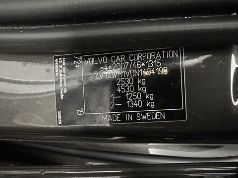 Volvo V60 2.0 T6 Plug-in hybrid AWD Plus Bright (INCL.BTW) *PANO | LUXURY-LEATHER | FULL-LED | DIGI-COCKPIT | NAVI-FULLMAP | HEATED-SPORTSEATS | KEYLESS | ECC | PDC | CRUISE | 18''ALU*
