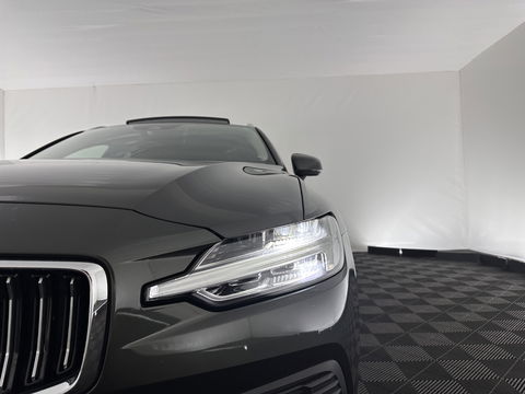 Volvo V60 2.0 T6 Plug-in hybrid AWD Plus Bright (INCL.BTW) *PANO | LUXURY-LEATHER | FULL-LED | DIGI-COCKPIT | NAVI-FULLMAP | HEATED-SPORTSEATS | KEYLESS | ECC | PDC | CRUISE | 18''ALU*