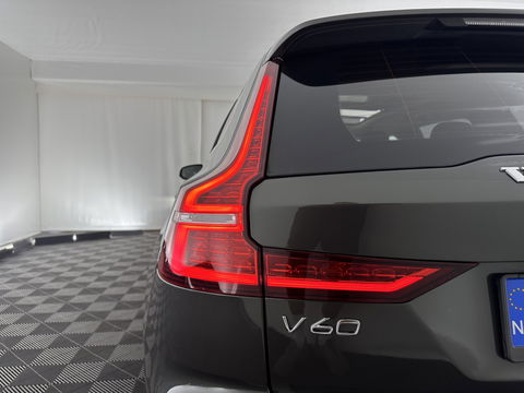 Volvo V60 2.0 T6 Plug-in hybrid AWD Plus Bright (INCL.BTW) *PANO | LUXURY-LEATHER | FULL-LED | DIGI-COCKPIT | NAVI-FULLMAP | HEATED-SPORTSEATS | KEYLESS | ECC | PDC | CRUISE | 18''ALU*