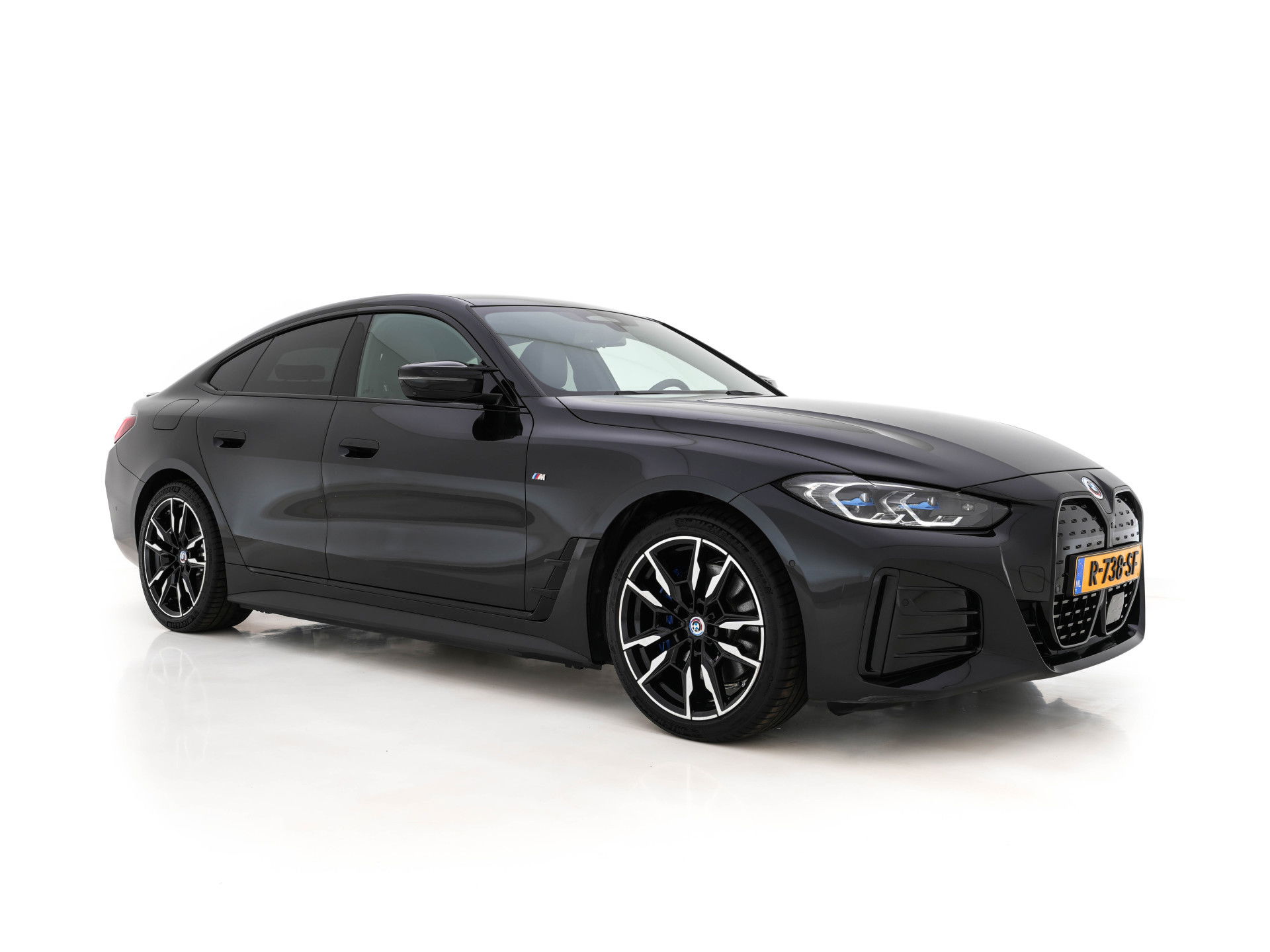 BMW i4 M50 High Executive 84 kWh M-Sportpack [ 3-Fase ] (INCL.BTW) Aut. *HEAD-UP | LUXURY-LEATHER | LASER-LIGHT | ADAPTIVE-CRUISE | HARMAN/KARDON | TOP-VIEW | SPORTSEATS | BLIND-SPOT | WIDE-SCREEN | KEYLESS | DAB+ | NAVI-FULLMAP | 19''ALU | TOWBAR
