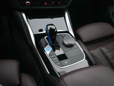 BMW i4 M50 High Executive 84 kWh M-Sportpack [ 3-Fase ] (INCL.BTW) Aut. *HEAD-UP | LUXURY-LEATHER | LASER-LIGHT | ADAPTIVE-CRUISE | HARMAN/KARDON | TOP-VIEW | SPORTSEATS | BLIND-SPOT | WIDE-SCREEN | KEYLESS | DAB+ | NAVI-FULLMAP | 19''ALU | TOWBAR