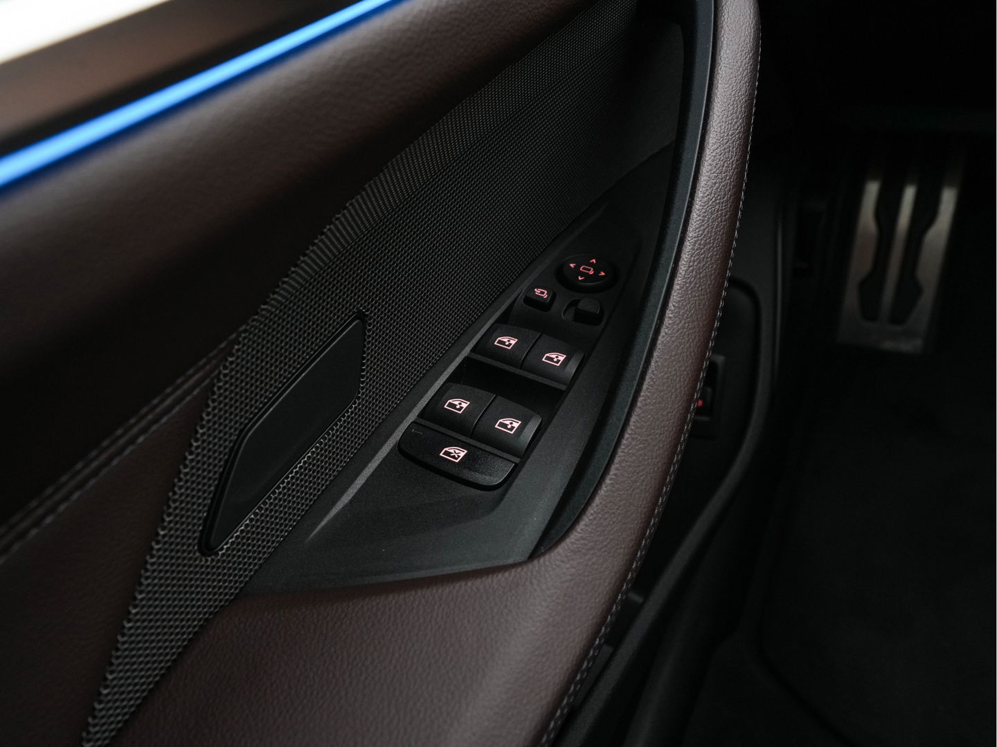 BMW i4 M50 High Executive 84 kWh M-Sportpack [ 3-Fase ] (INCL.BTW) Aut. *HEAD-UP | LUXURY-LEATHER | LASER-LIGHT | ADAPTIVE-CRUISE | HARMAN/KARDON | TOP-VIEW | SPORTSEATS | BLIND-SPOT | WIDE-SCREEN | KEYLESS | DAB+ | NAVI-FULLMAP | 19''ALU | TOWBAR