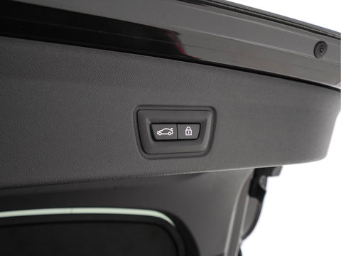 BMW i4 M50 High Executive 84 kWh M-Sportpack [ 3-Fase ] (INCL.BTW) Aut. *HEAD-UP | LUXURY-LEATHER | LASER-LIGHT | ADAPTIVE-CRUISE | HARMAN/KARDON | TOP-VIEW | SPORTSEATS | BLIND-SPOT | WIDE-SCREEN | KEYLESS | DAB+ | NAVI-FULLMAP | 19''ALU | TOWBAR