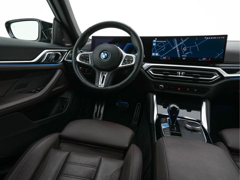 BMW i4 M50 High Executive 84 kWh M-Sportpack [ 3-Fase ] (INCL.BTW) Aut. *HEAD-UP | LUXURY-LEATHER | LASER-LIGHT | ADAPTIVE-CRUISE | HARMAN/KARDON | TOP-VIEW | SPORTSEATS | BLIND-SPOT | WIDE-SCREEN | KEYLESS | DAB+ | NAVI-FULLMAP | 19''ALU | TOWBAR