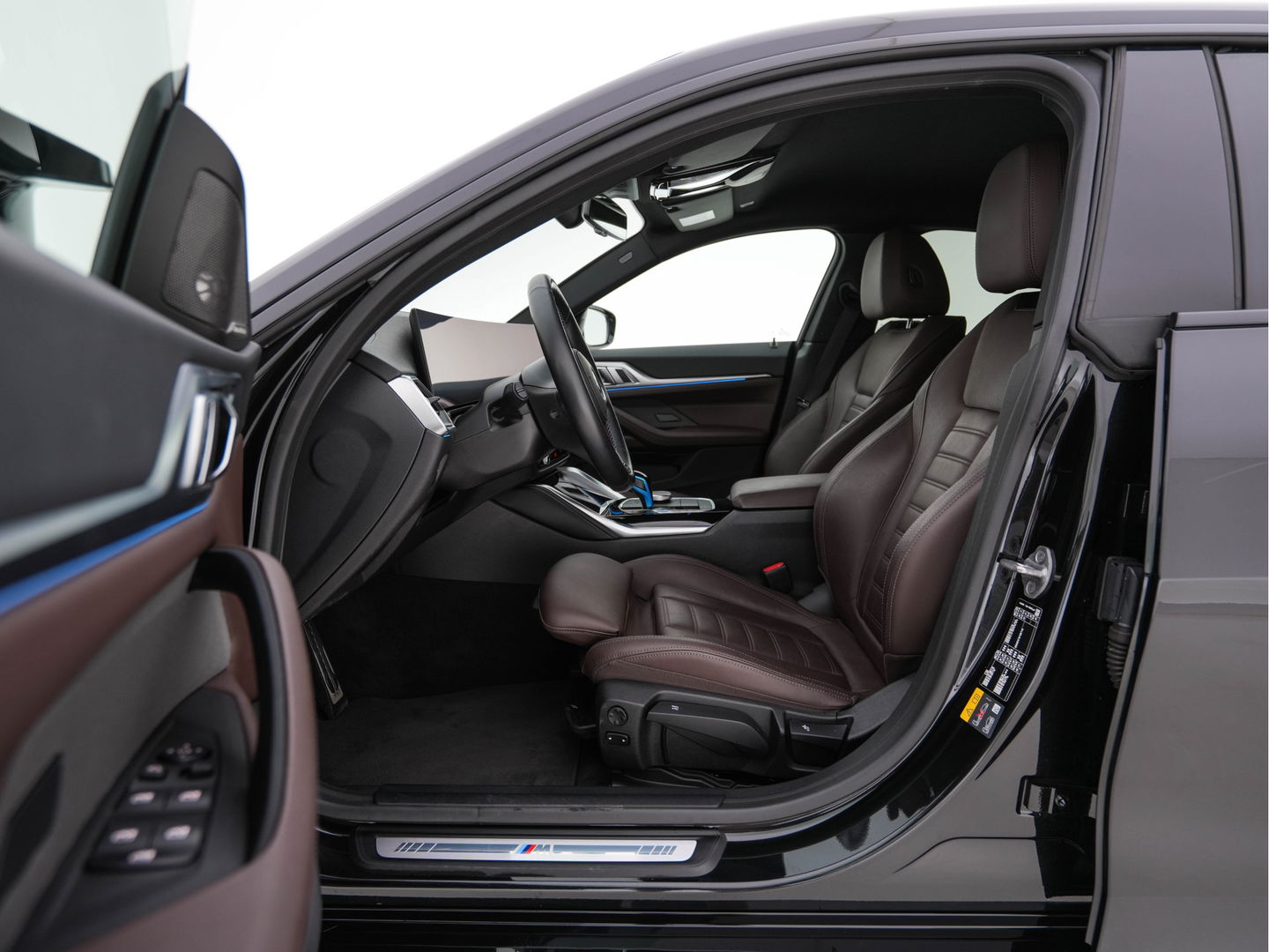 BMW i4 M50 High Executive 84 kWh M-Sportpack [ 3-Fase ] (INCL.BTW) Aut. *HEAD-UP | LUXURY-LEATHER | LASER-LIGHT | ADAPTIVE-CRUISE | HARMAN/KARDON | TOP-VIEW | SPORTSEATS | BLIND-SPOT | WIDE-SCREEN | KEYLESS | DAB+ | NAVI-FULLMAP | 19''ALU | TOWBAR