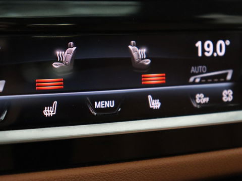 BMW 5 Serie 530e Executive | Panoramadak | Leder | Stoelverwarming | Adaptief LED | Carplay | Sfeerverlichting | Keyless | Camera | Achterbankverwarming | Navigatie