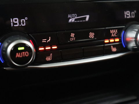 BMW 5 Serie 530e Executive | Panoramadak | Leder | Stoelverwarming | Adaptief LED | Carplay | Sfeerverlichting | Keyless | Camera | Achterbankverwarming | Navigatie