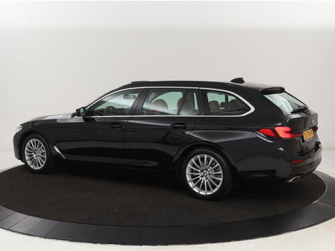 BMW 5 Serie 530e Executive | Panoramadak | Leder | Stoelverwarming | Adaptief LED | Carplay | Sfeerverlichting | Keyless | Camera | Achterbankverwarming | Navigatie