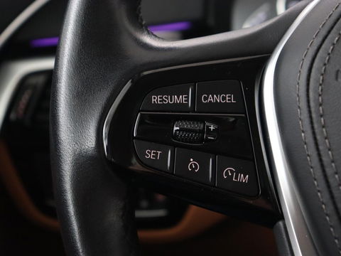 BMW 5 Serie 530e Executive | Panoramadak | Leder | Stoelverwarming | Adaptief LED | Carplay | Sfeerverlichting | Keyless | Camera | Achterbankverwarming | Navigatie