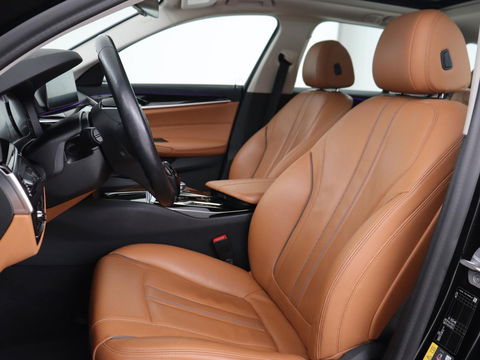 BMW 5 Serie 530e Executive | Panoramadak | Leder | Stoelverwarming | Adaptief LED | Carplay | Sfeerverlichting | Keyless | Camera | Achterbankverwarming | Navigatie