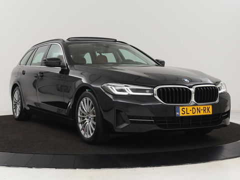 BMW 5 Serie 530e Executive | Panoramadak | Leder | Stoelverwarming | Adaptief LED | Carplay | Sfeerverlichting | Keyless | Camera | Achterbankverwarming | Navigatie