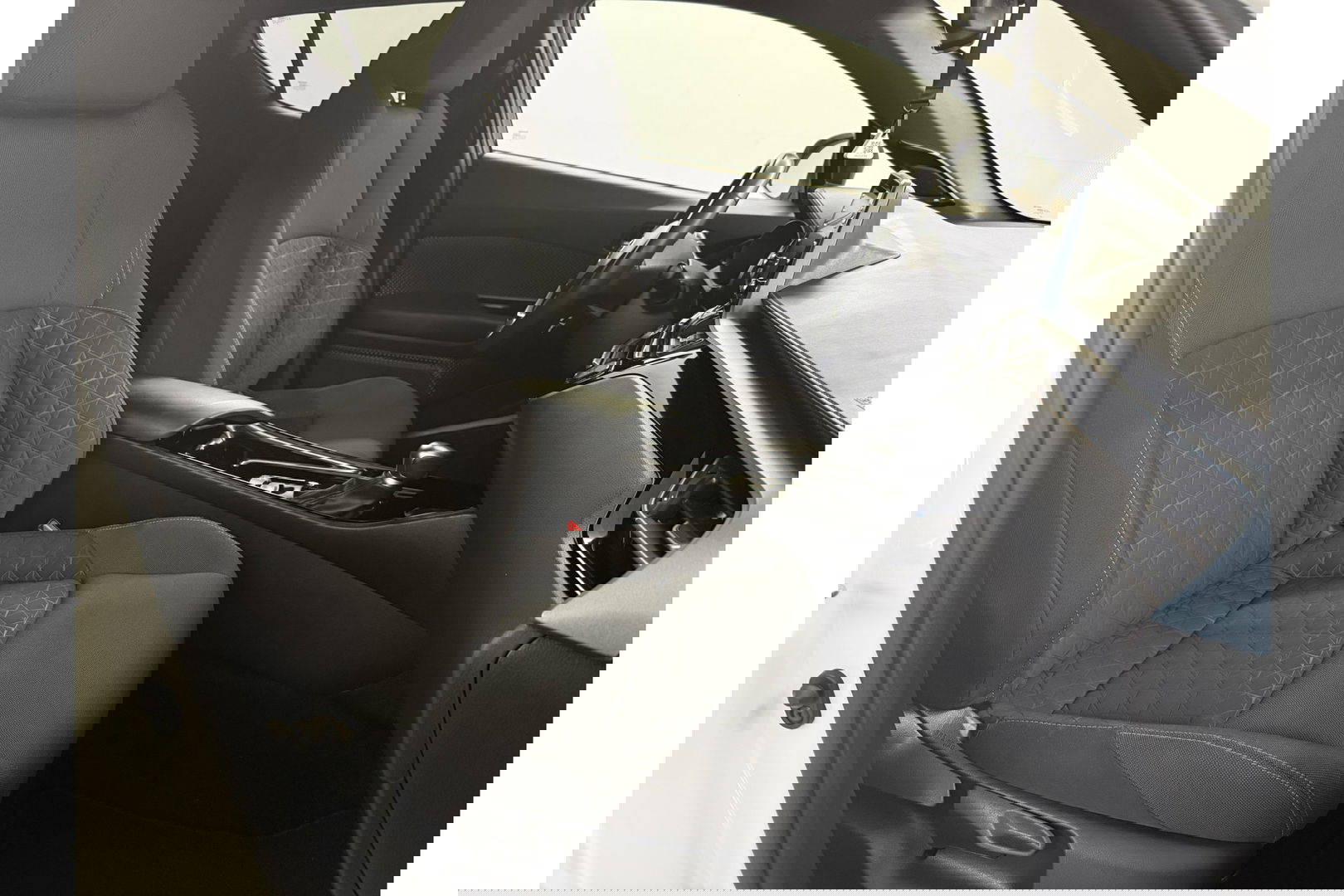 Toyota C-HR 2.0 Hybrid Business Plus 217PK JBL Audio Camera Carplay Clima Cruise LED Trekhaak Navi PDC 18"LMV