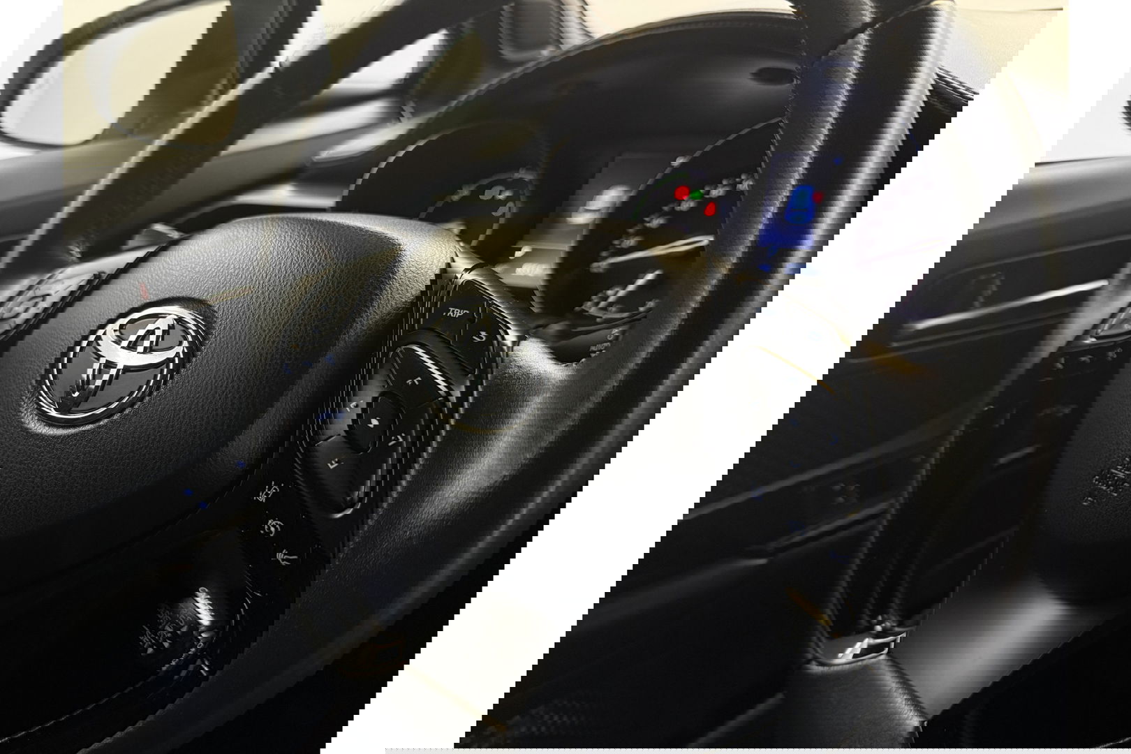 Toyota C-HR 2.0 Hybrid Business Plus 217PK JBL Audio Camera Carplay Clima Cruise LED Trekhaak Navi PDC 18"LMV