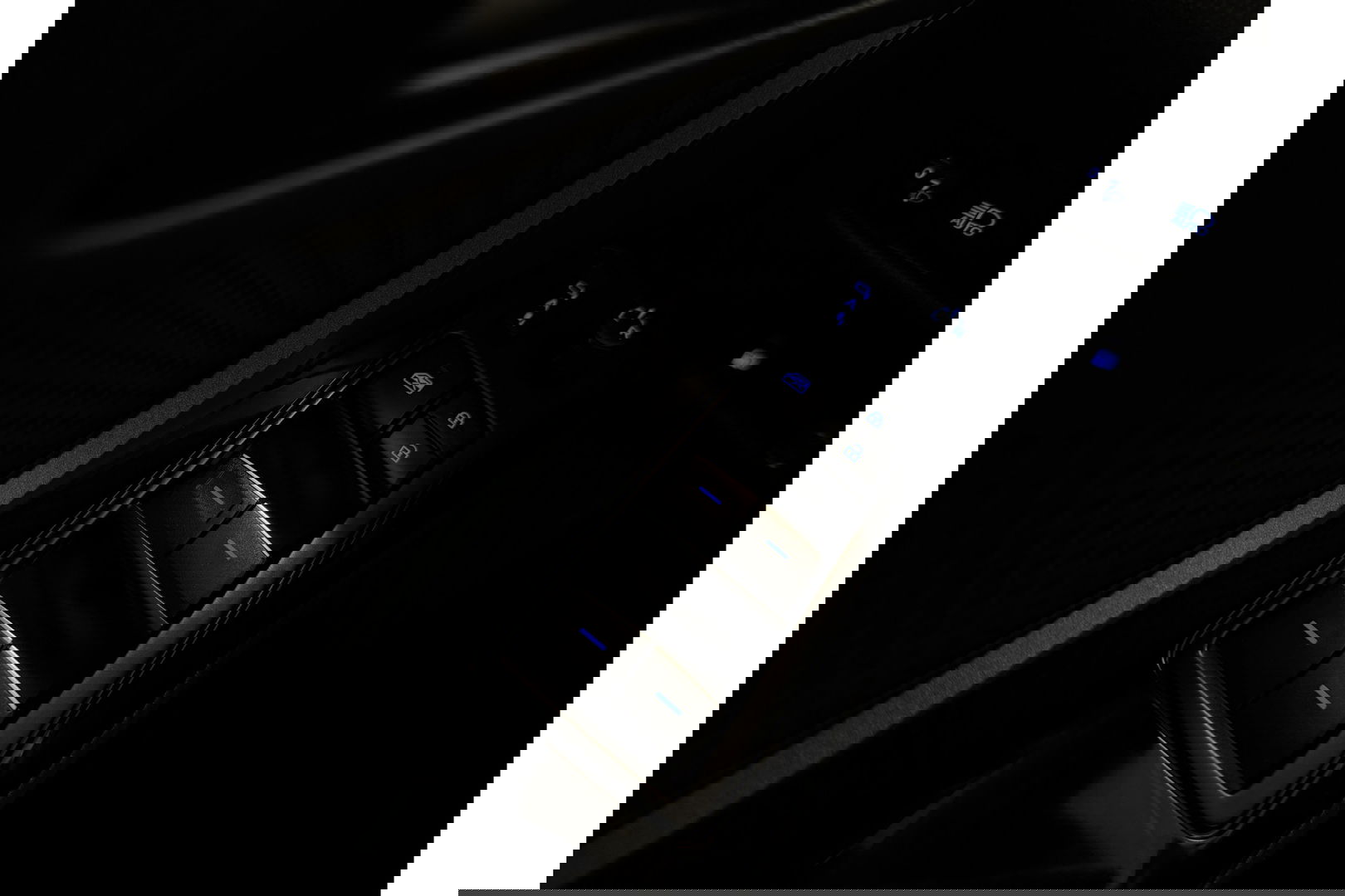 Toyota C-HR 2.0 Hybrid Business Plus 217PK JBL Audio Camera Carplay Clima Cruise LED Trekhaak Navi PDC 18"LMV