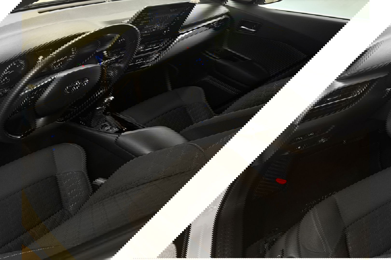 Toyota C-HR 2.0 Hybrid Business Plus 217PK JBL Audio Camera Carplay Clima Cruise LED Trekhaak Navi PDC 18"LMV